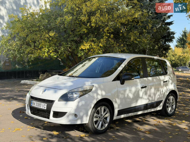 Белый Рено Сценик, объемом двигателя 1.46 л и пробегом 220 тыс. км за 5600 $, фото 5 на Automoto.ua