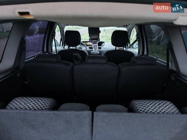 Белый Рено Сценик, объемом двигателя 1.6 л и пробегом 260 тыс. км за 7100 $, фото 14 на Automoto.ua