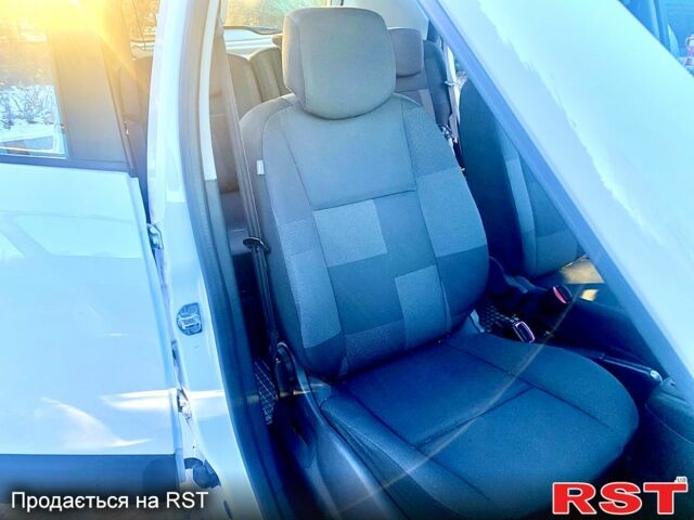 Білий Рено Сценік, об'ємом двигуна 15 л та пробігом 281 тис. км за 7700 $, фото 2 на Automoto.ua