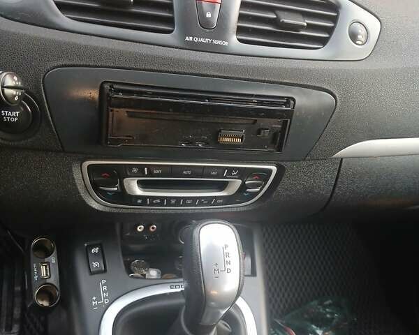 Белый Рено Сценик, объемом двигателя 1.5 л и пробегом 238 тыс. км за 6999 $, фото 7 на Automoto.ua