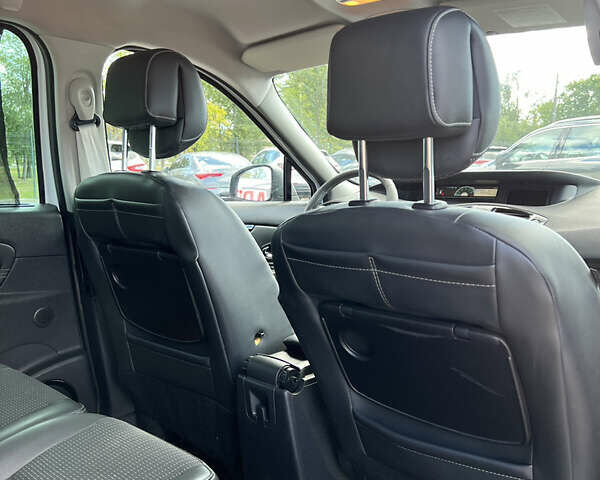 Белый Рено Сценик, объемом двигателя 1.5 л и пробегом 219 тыс. км за 8900 $, фото 19 на Automoto.ua