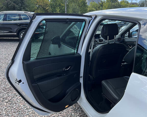 Белый Рено Сценик, объемом двигателя 1.5 л и пробегом 219 тыс. км за 8900 $, фото 16 на Automoto.ua