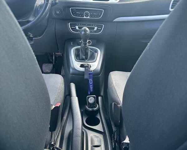 Білий Рено Сценік, об'ємом двигуна 1.46 л та пробігом 268 тис. км за 6500 $, фото 7 на Automoto.ua