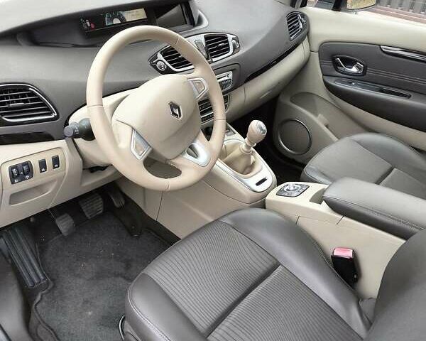 Белый Рено Сценик, объемом двигателя 1.6 л и пробегом 228 тыс. км за 7199 $, фото 23 на Automoto.ua