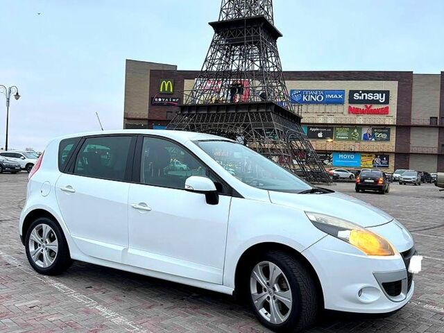 Белый Рено Сценик, объемом двигателя 15 л и пробегом 290 тыс. км за 7800 $, фото 1 на Automoto.ua