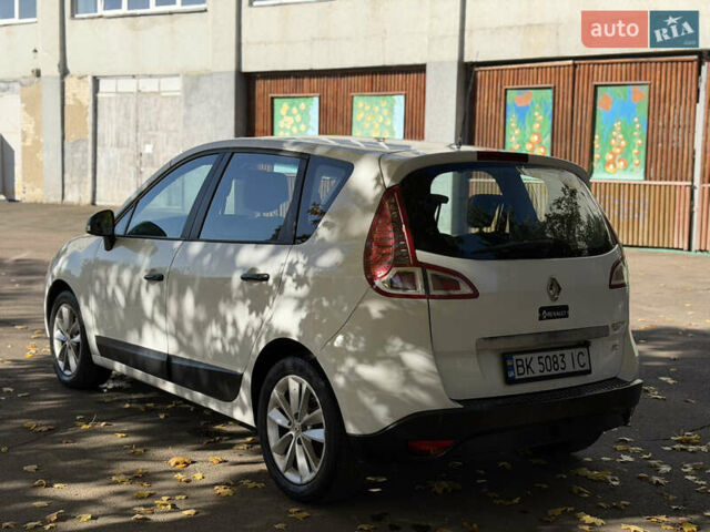 Белый Рено Сценик, объемом двигателя 1.46 л и пробегом 220 тыс. км за 5600 $, фото 31 на Automoto.ua