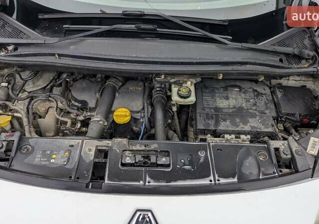 Белый Рено Сценик, объемом двигателя 1.46 л и пробегом 285 тыс. км за 6400 $, фото 13 на Automoto.ua