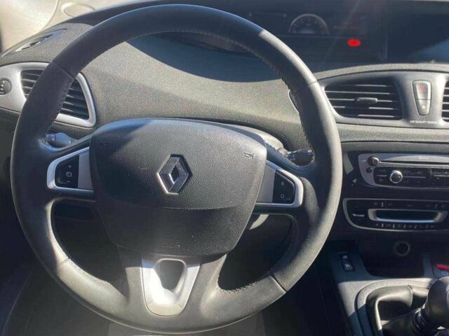 Белый Рено Сценик, объемом двигателя 1.6 л и пробегом 215 тыс. км за 7600 $, фото 13 на Automoto.ua