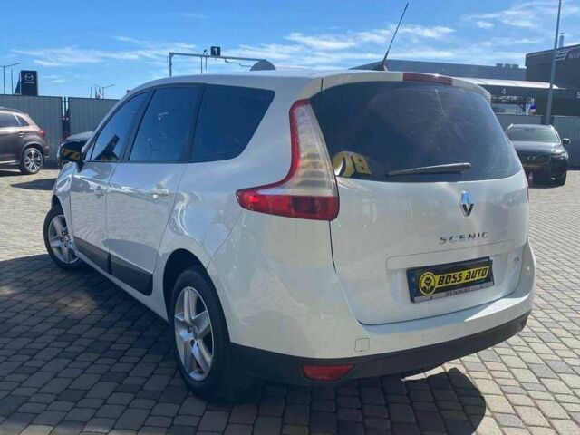 Белый Рено Сценик, объемом двигателя 1.6 л и пробегом 215 тыс. км за 7600 $, фото 4 на Automoto.ua