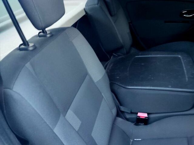 Белый Рено Сценик, объемом двигателя 1.6 л и пробегом 210 тыс. км за 8500 $, фото 5 на Automoto.ua