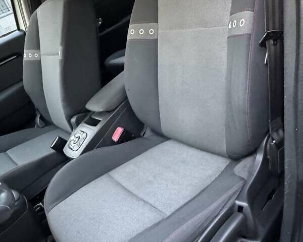 Рено Сценик 2012 в Радивилове на Automoto.ua Белый Рено Сценик, объемом двигателя 1.5 л и пробегом 205 тыс. км за 7800 $, фото 23 на Automoto.ua