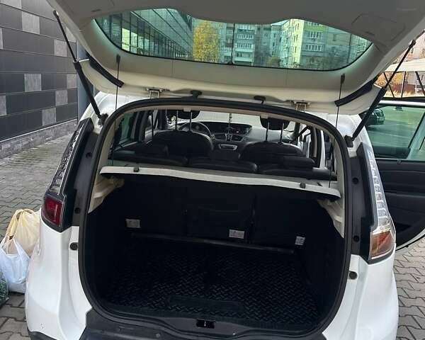 Білий Рено Сценік, об'ємом двигуна 1.6 л та пробігом 254 тис. км за 8300 $, фото 39 на Automoto.ua