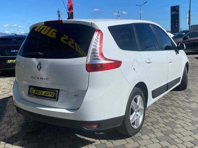 Белый Рено Сценик, объемом двигателя 1.6 л и пробегом 215 тыс. км за 7600 $, фото 6 на Automoto.ua