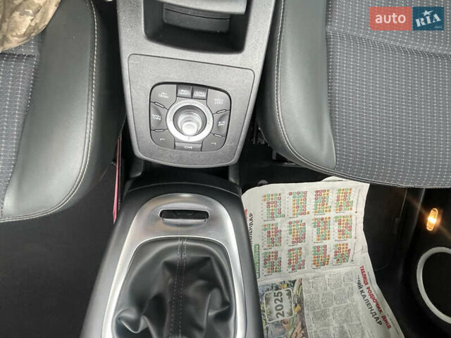 Белый Рено Сценик, объемом двигателя 2 л и пробегом 203 тыс. км за 8500 $, фото 21 на Automoto.ua