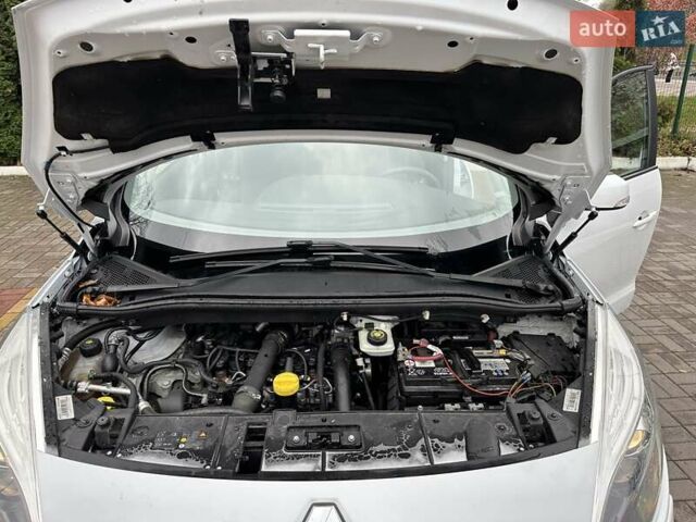 Белый Рено Сценик, объемом двигателя 1.5 л и пробегом 207 тыс. км за 7500 $, фото 26 на Automoto.ua