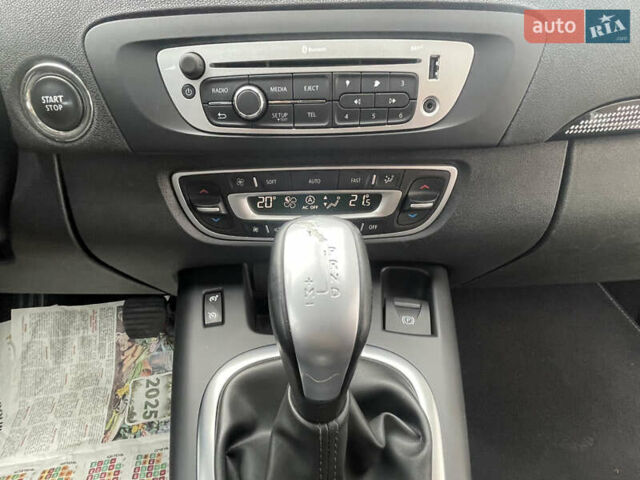 Белый Рено Сценик, объемом двигателя 2 л и пробегом 203 тыс. км за 8500 $, фото 22 на Automoto.ua