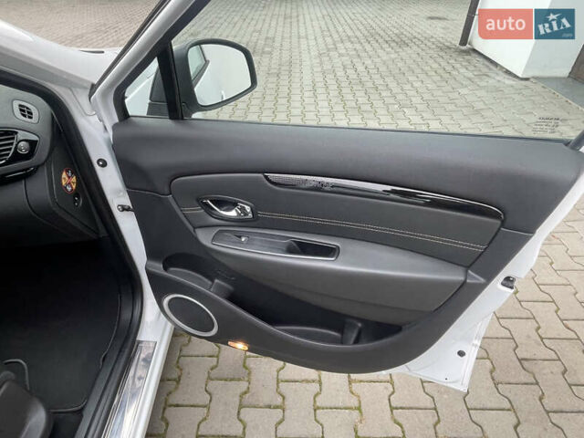 Белый Рено Сценик, объемом двигателя 2 л и пробегом 203 тыс. км за 8500 $, фото 20 на Automoto.ua