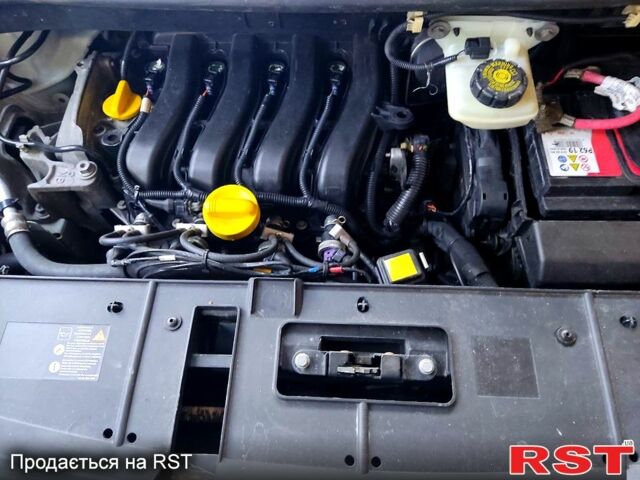 Белый Рено Сценик, объемом двигателя 1.6 л и пробегом 210 тыс. км за 8500 $, фото 6 на Automoto.ua