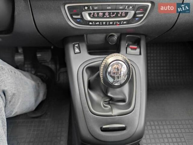 Білий Рено Сценік, об'ємом двигуна 1.46 л та пробігом 236 тис. км за 6999 $, фото 54 на Automoto.ua