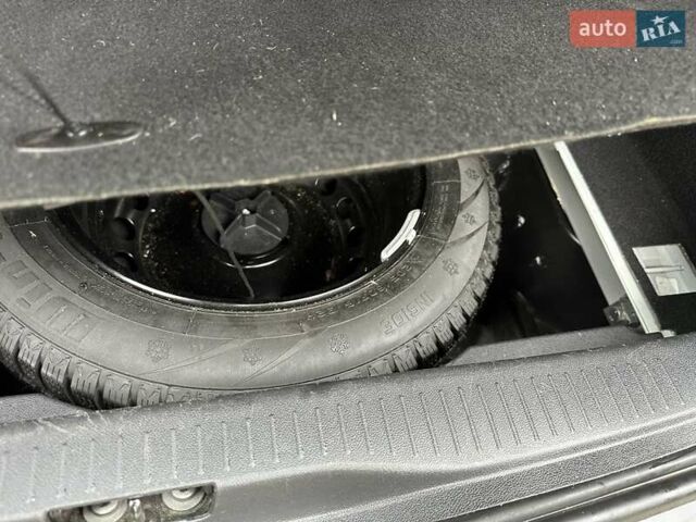 Белый Рено Сценик, объемом двигателя 1.5 л и пробегом 207 тыс. км за 7500 $, фото 9 на Automoto.ua