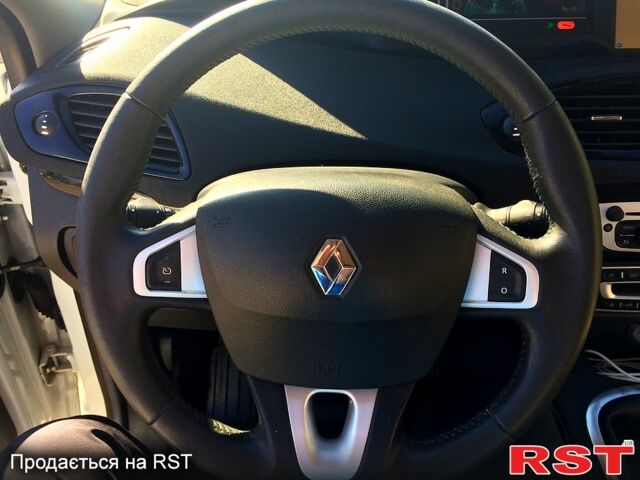 Рено Сценик 2012 в Харькове на Automoto.ua Белый Рено Сценик, объемом двигателя 16 л и пробегом 252 тыс. км за 8500 $, фото 4 на Automoto.ua