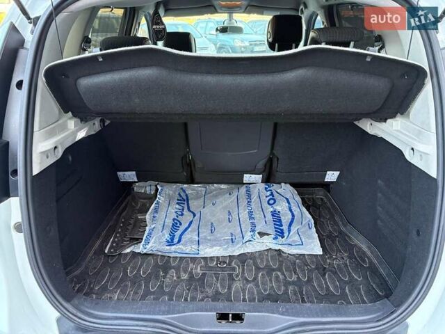 Белый Рено Сценик, объемом двигателя 1.5 л и пробегом 192 тыс. км за 9190 $, фото 40 на Automoto.ua