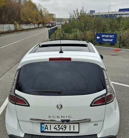 Рено Сценік 2012 у Василькове на Automoto.ua Білий Рено Сценік, об'ємом двигуна 1.46 л та пробігом 270 тис. км за 7600 $, фото 10 на Automoto.ua