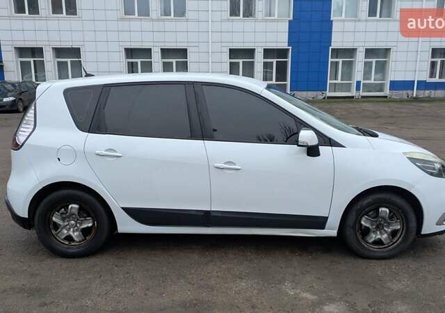 Белый Рено Сценик, объемом двигателя 1.46 л и пробегом 285 тыс. км за 6400 $, фото 4 на Automoto.ua
