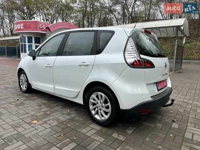 Белый Рено Сценик, объемом двигателя 1.5 л и пробегом 207 тыс. км за 7500 $, фото 3 на Automoto.ua