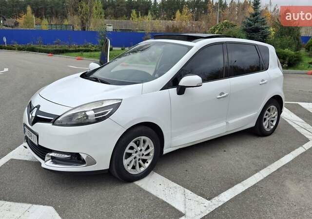 Рено Сценік 2012 у Василькове на Automoto.ua Білий Рено Сценік, об'ємом двигуна 1.46 л та пробігом 272 тис. км за 7000 $, фото 14 на Automoto.ua