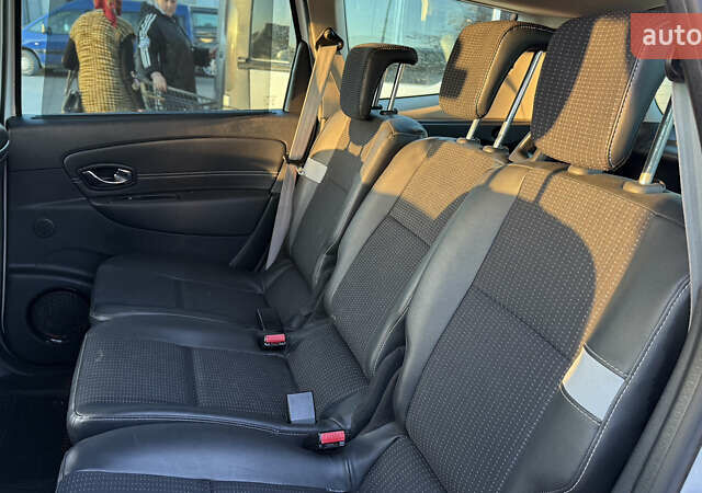 Белый Рено Сценик, объемом двигателя 1.6 л и пробегом 180 тыс. км за 9500 $, фото 9 на Automoto.ua