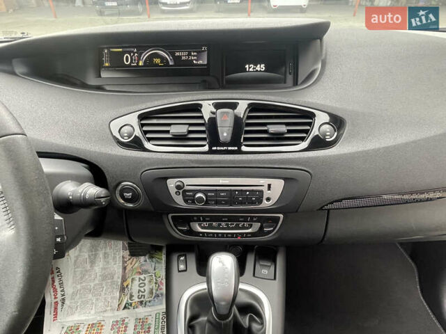 Белый Рено Сценик, объемом двигателя 2 л и пробегом 203 тыс. км за 8500 $, фото 23 на Automoto.ua