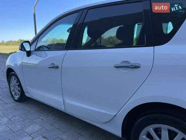 Белый Рено Сценик, объемом двигателя 1.5 л и пробегом 208 тыс. км за 7450 $, фото 15 на Automoto.ua