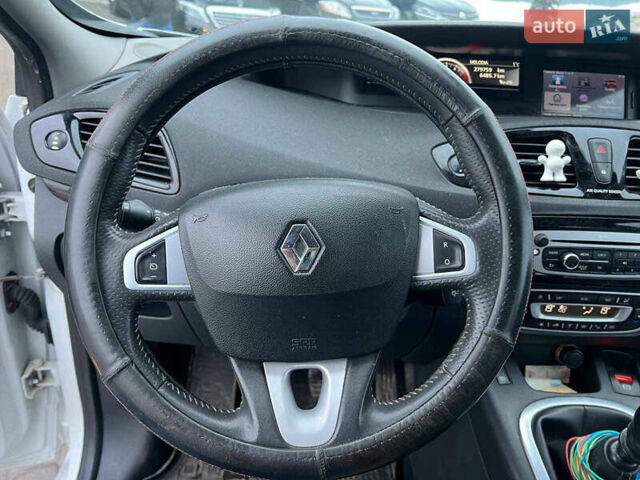Белый Рено Сценик, объемом двигателя 1.6 л и пробегом 279 тыс. км за 8790 $, фото 23 на Automoto.ua