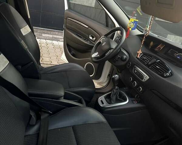 Білий Рено Сценік, об'ємом двигуна 1.6 л та пробігом 254 тис. км за 8300 $, фото 33 на Automoto.ua