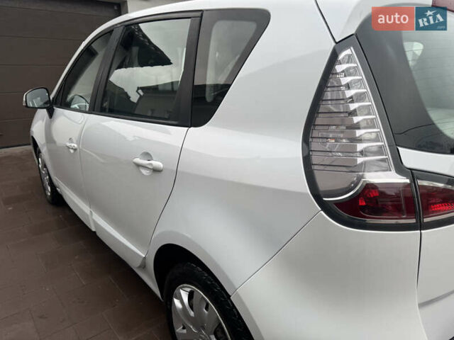 Білий Рено Сценік, об'ємом двигуна 1.46 л та пробігом 185 тис. км за 7650 $, фото 17 на Automoto.ua