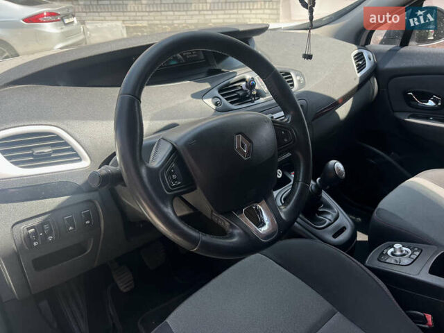Белый Рено Сценик, объемом двигателя 1.46 л и пробегом 355 тыс. км за 7500 $, фото 12 на Automoto.ua