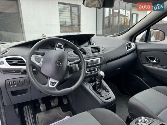 Белый Рено Сценик, объемом двигателя 1.46 л и пробегом 185 тыс. км за 7900 $, фото 30 на Automoto.ua