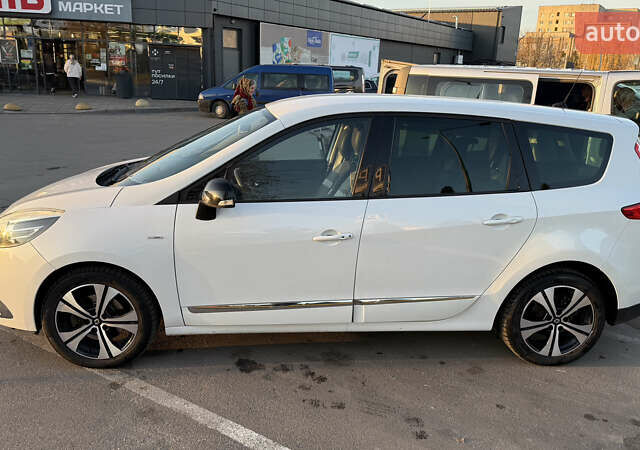 Белый Рено Сценик, объемом двигателя 1.6 л и пробегом 180 тыс. км за 9500 $, фото 3 на Automoto.ua