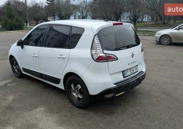 Белый Рено Сценик, объемом двигателя 1.46 л и пробегом 285 тыс. км за 6400 $, фото 6 на Automoto.ua