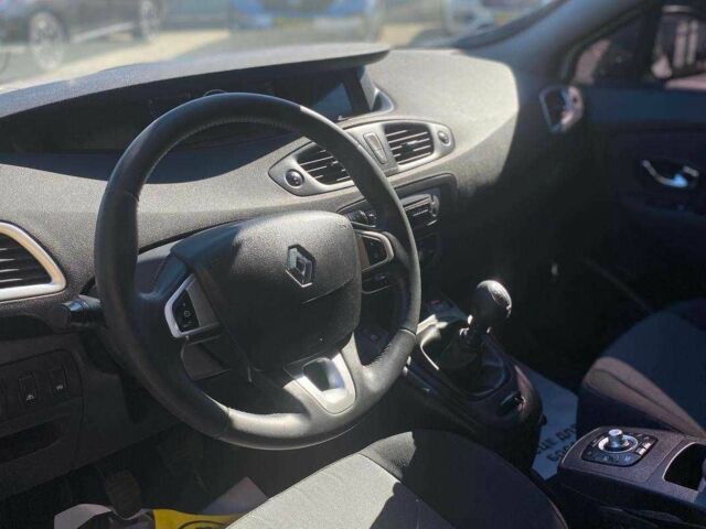 Белый Рено Сценик, объемом двигателя 1.6 л и пробегом 215 тыс. км за 7600 $, фото 11 на Automoto.ua