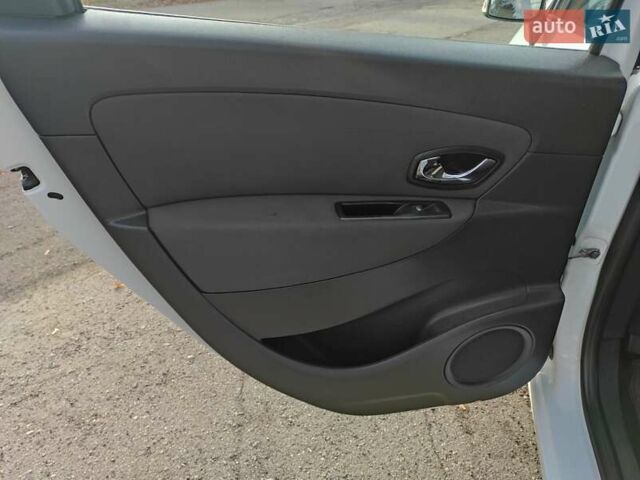 Білий Рено Сценік, об'ємом двигуна 1.46 л та пробігом 236 тис. км за 6999 $, фото 29 на Automoto.ua