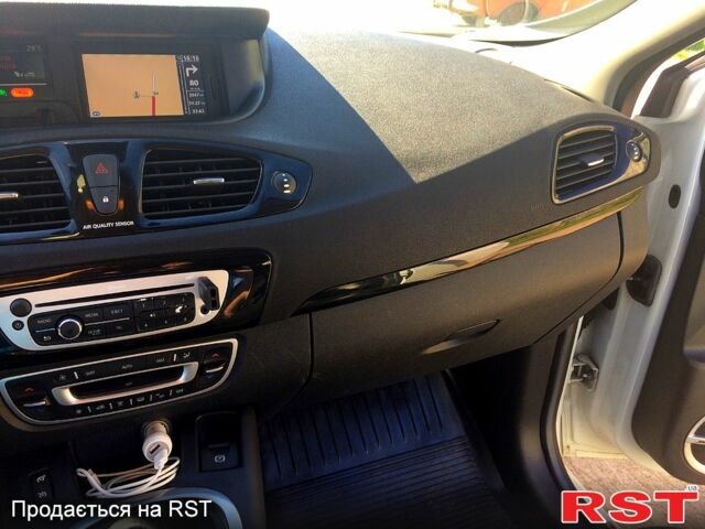 Рено Сценик 2012 в Харькове на Automoto.ua Белый Рено Сценик, объемом двигателя 16 л и пробегом 252 тыс. км за 8500 $, фото 7 на Automoto.ua