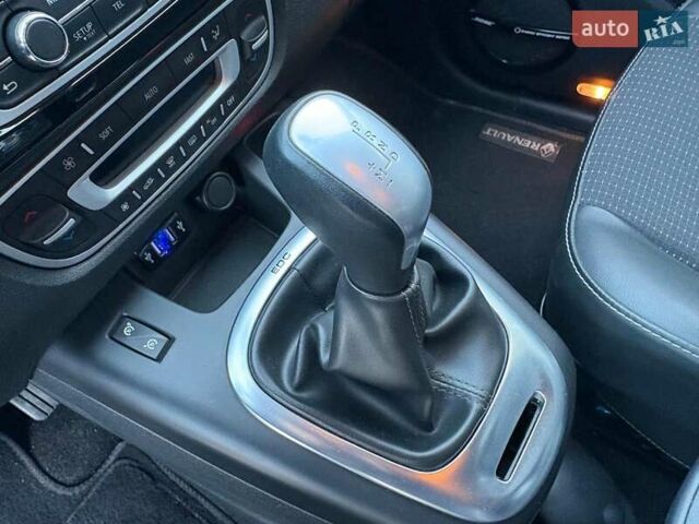 Белый Рено Сценик, объемом двигателя 1.5 л и пробегом 192 тыс. км за 9190 $, фото 29 на Automoto.ua