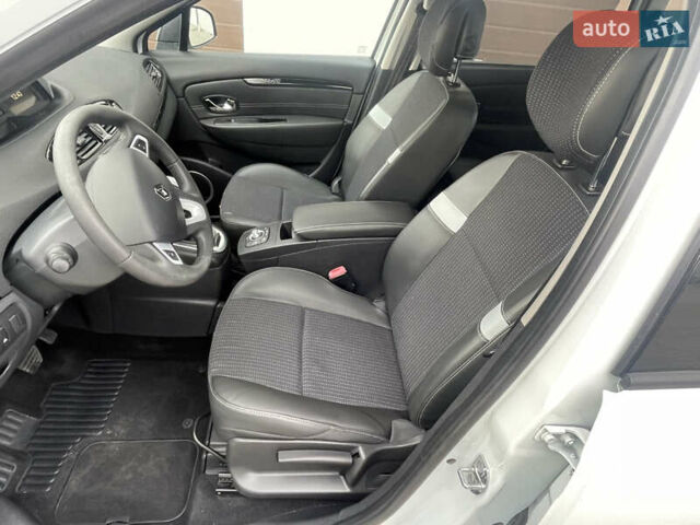 Белый Рено Сценик, объемом двигателя 2 л и пробегом 203 тыс. км за 8500 $, фото 12 на Automoto.ua