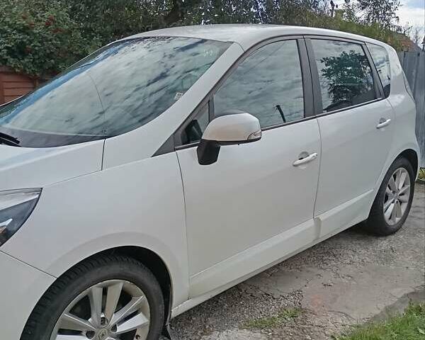 Рено Сценик 2012 в Житомире на Automoto.ua Белый Рено Сценик, объемом двигателя 1.5 л и пробегом 205 тыс. км за 8000 $, фото 8 на Automoto.ua