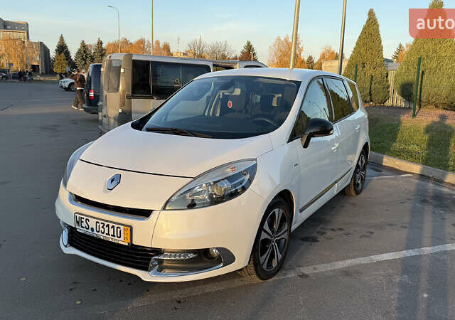 Белый Рено Сценик, объемом двигателя 1.6 л и пробегом 180 тыс. км за 9500 $, фото 1 на Automoto.ua