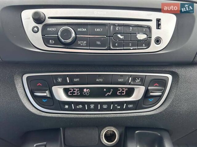 Білий Рено Сценік, об'ємом двигуна 2 л та пробігом 292 тис. км за 7800 $, фото 20 на Automoto.ua