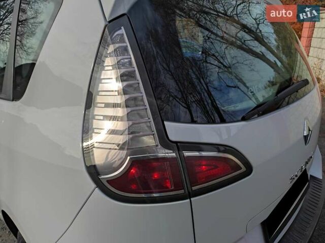 Білий Рено Сценік, об'ємом двигуна 1.46 л та пробігом 236 тис. км за 6999 $, фото 16 на Automoto.ua