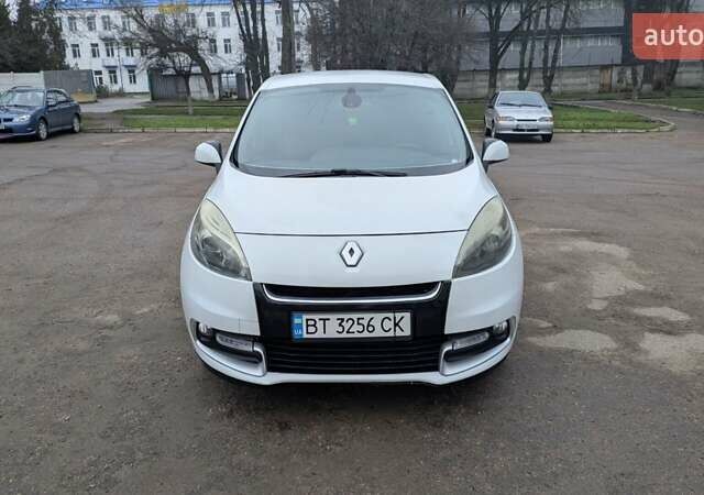 Белый Рено Сценик, объемом двигателя 1.46 л и пробегом 285 тыс. км за 6400 $, фото 7 на Automoto.ua